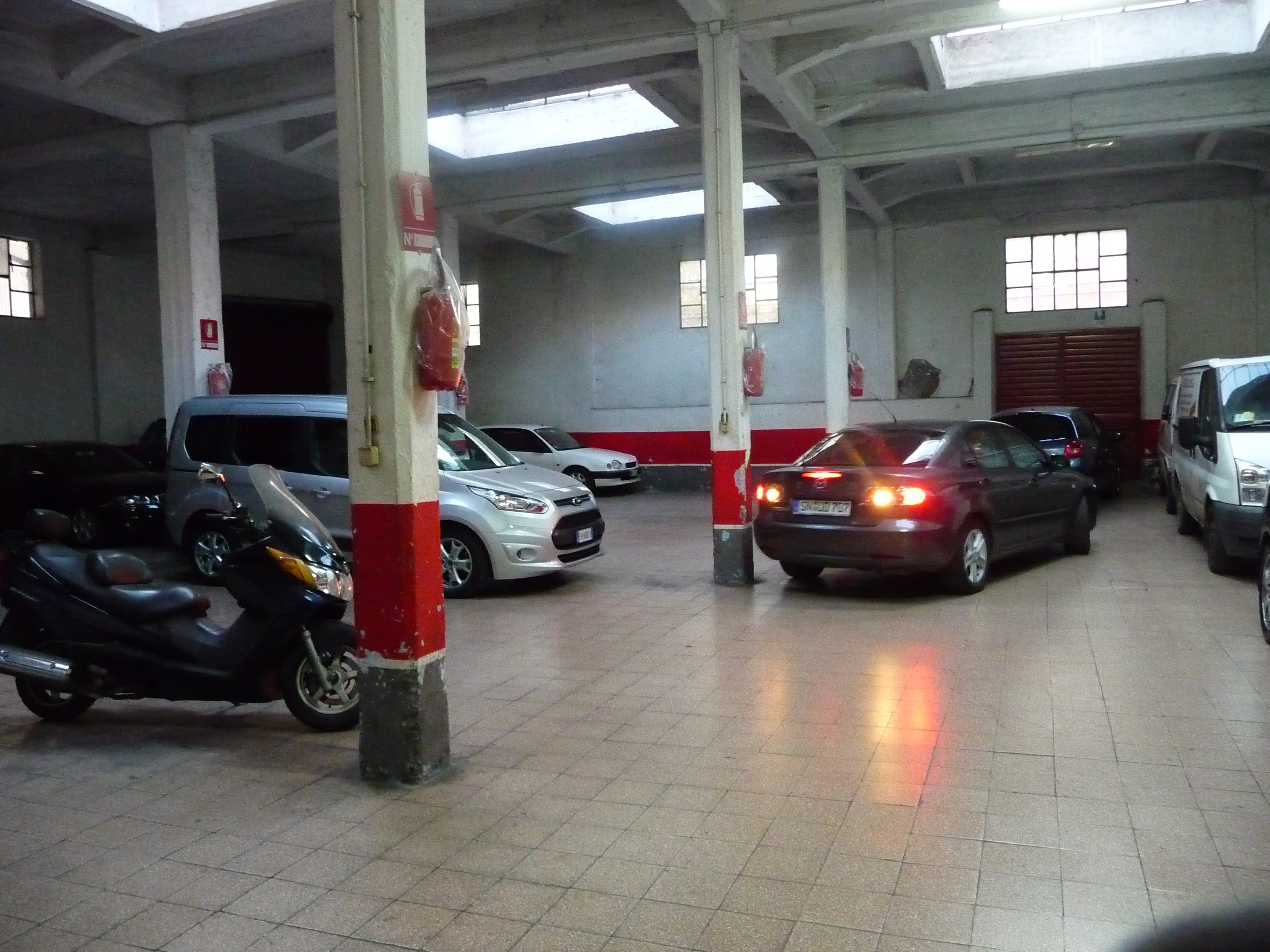 You want your car serviced or parked in Roma but dont know where? Here