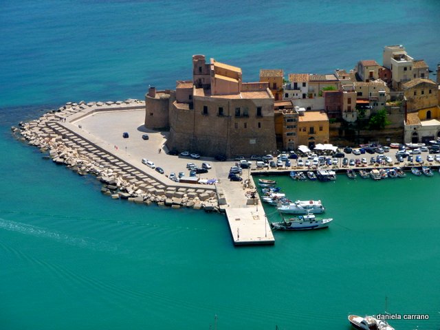 The stunning beauty of Sicily by motorbike…