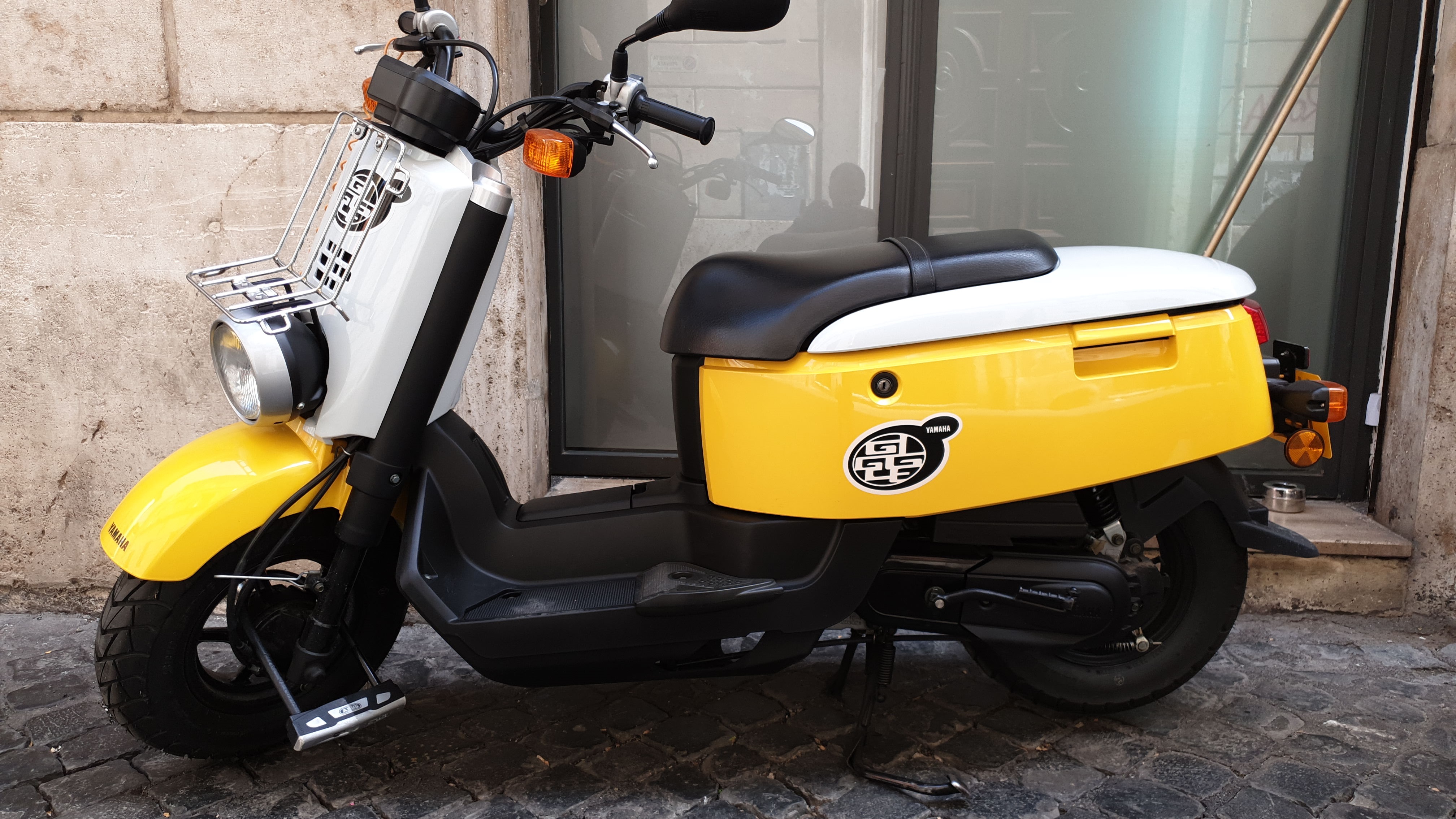 Motorcycle road safety courses for all….in English or Italian.